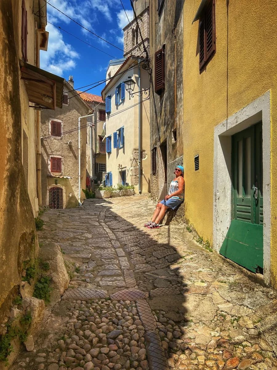 Ruelles de Vrbnik, village viticole de l’île de Krk