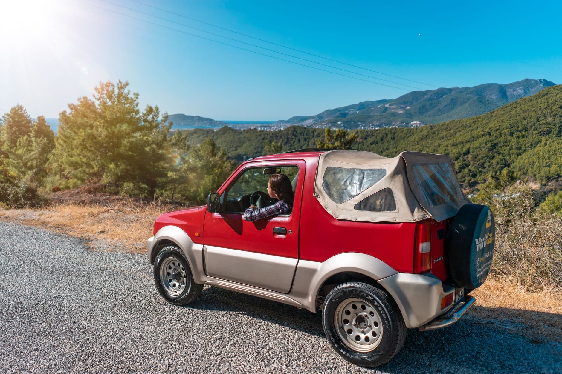 Route côtière en Croatie au volant d'une voiture de location